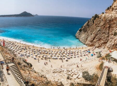 personnes sur la plage pendant la journée, à Antalya