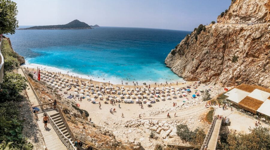 mensen op het strand overdag, in Antalya