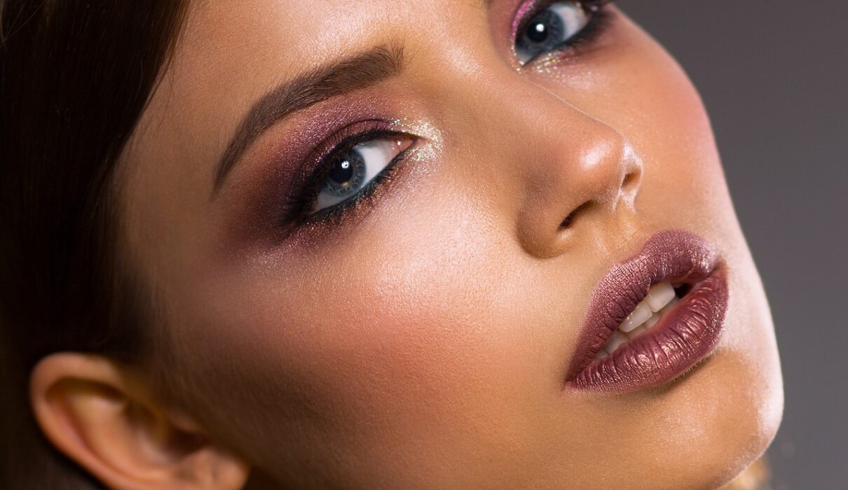 ¿Qué hace la cirugía de feminización facial?